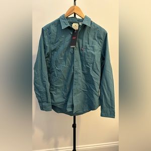 Levi’s Button Down Shirt. Vintage look. Size S.